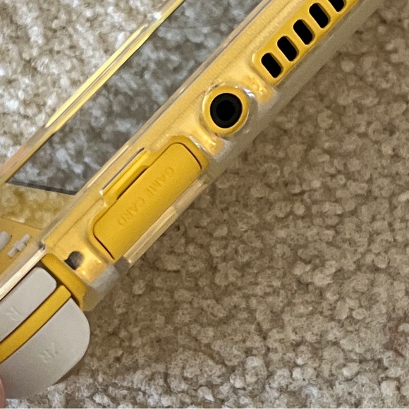 Nintendo Switch Lite Yellow EXCELLENT PREOWNED WITH CLEAR CASE - Picture 5 of 7